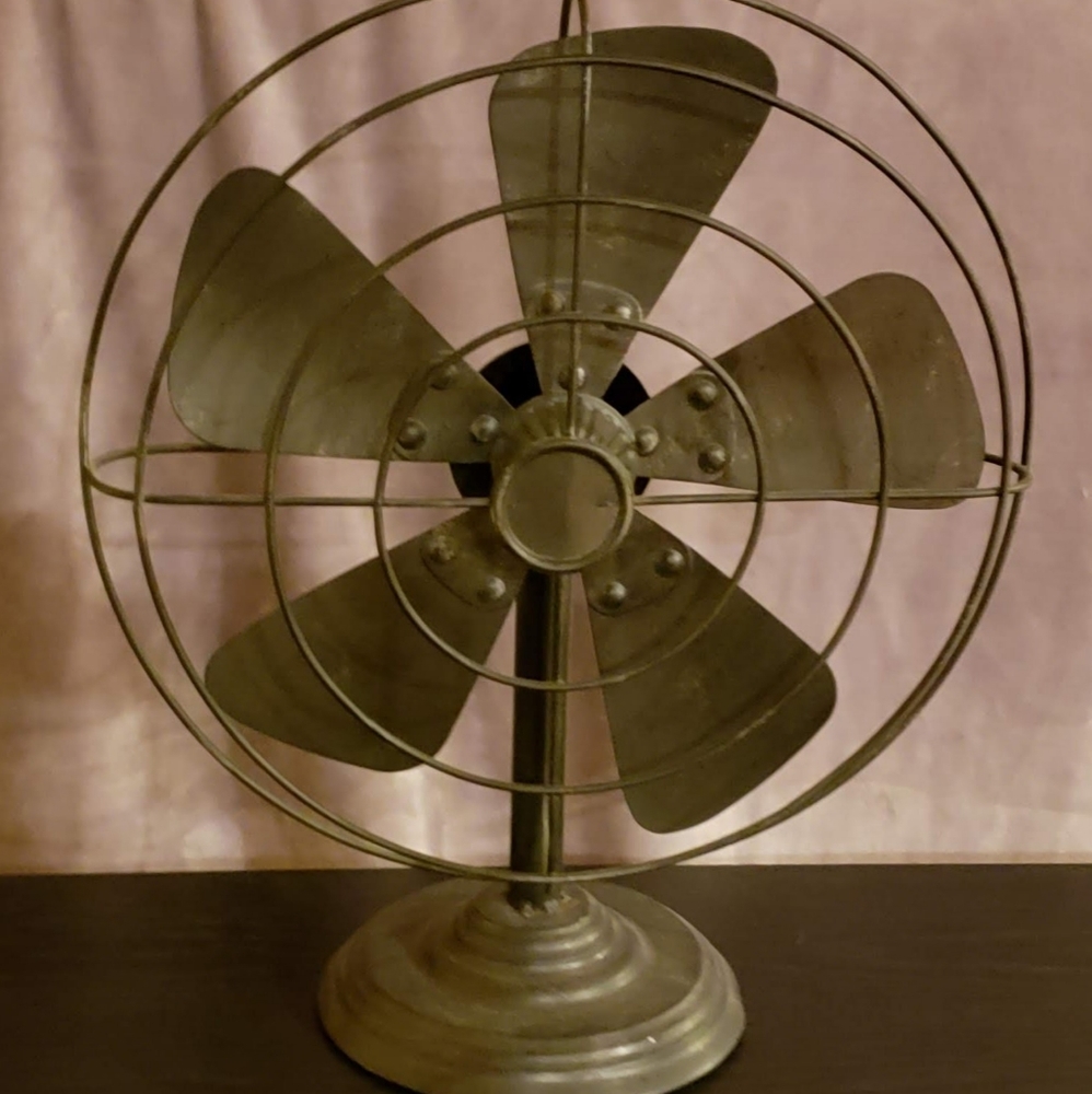 Deco 79 Rustic Nonfunctional Fan - Picture 3 of 3